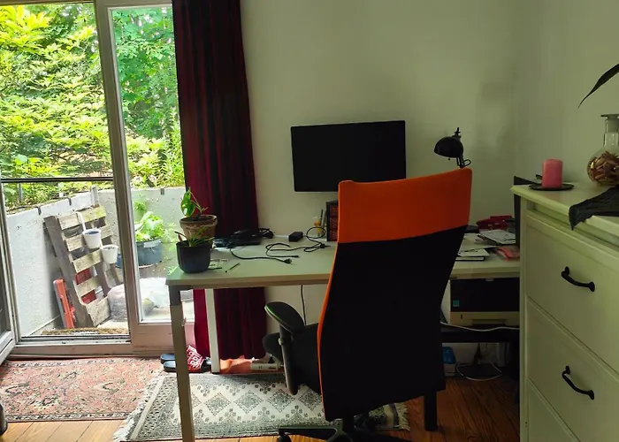 Ein Komfortables Haus Mit Grossem Wohnzimmer