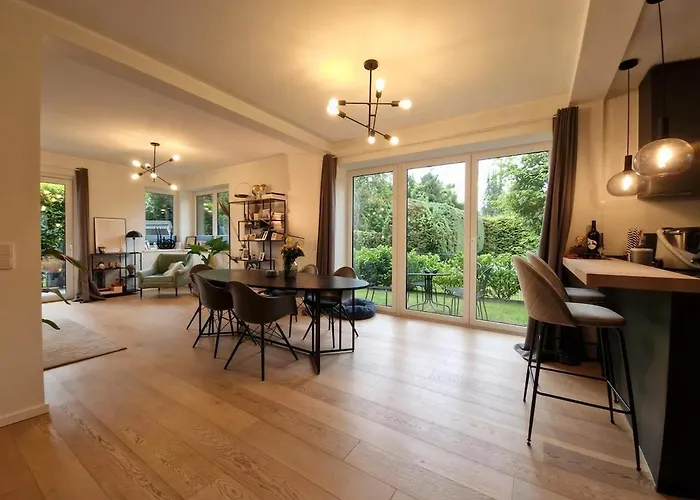 Ein Komfortables Haus Mit Grossem Wohnzimmer * Hamburg