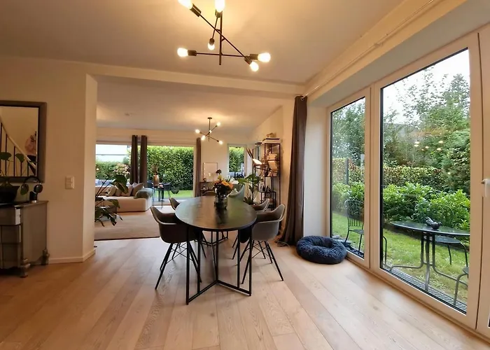 Ein Komfortables Haus Mit Grossem Wohnzimmer Apartment Hamburg