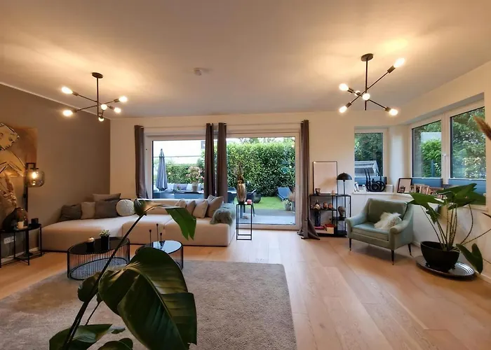 Ein Komfortables Haus Mit Grossem Wohnzimmer *