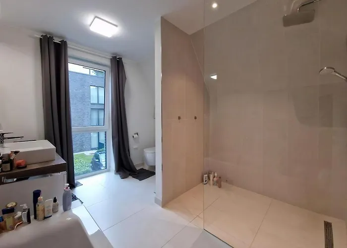 Ein Komfortables Haus Mit Grossem Wohnzimmer Apartment *