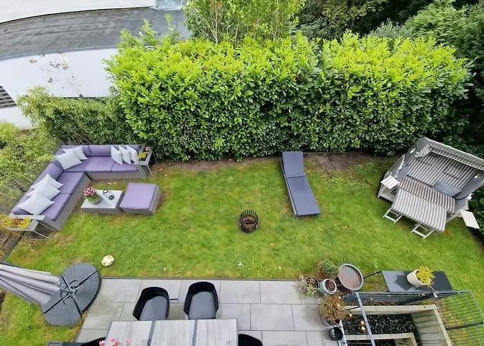 Ein Komfortables Haus Mit Grossem Wohnzimmer *