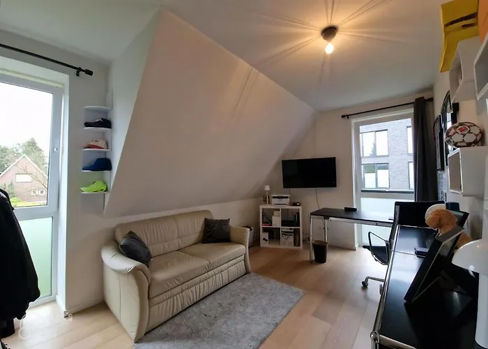 Apartment Ein Komfortables Haus Mit Grossem Wohnzimmer Hamburg