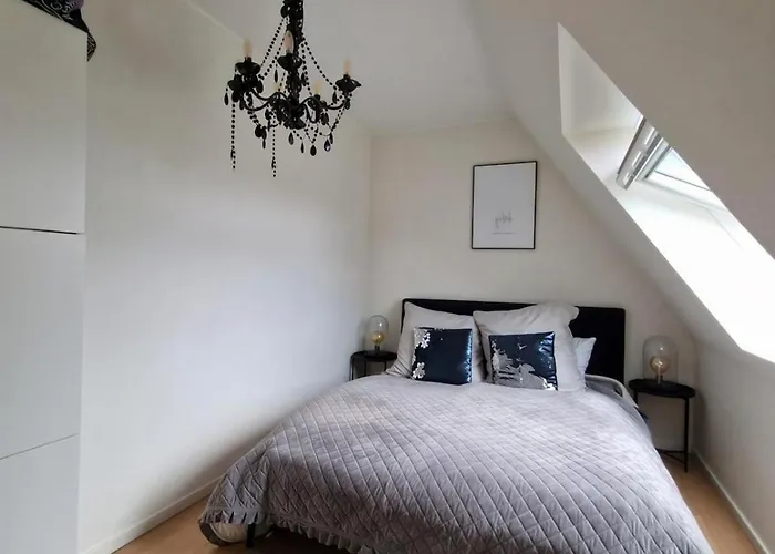 Ein Komfortables Haus Mit Grossem Wohnzimmer