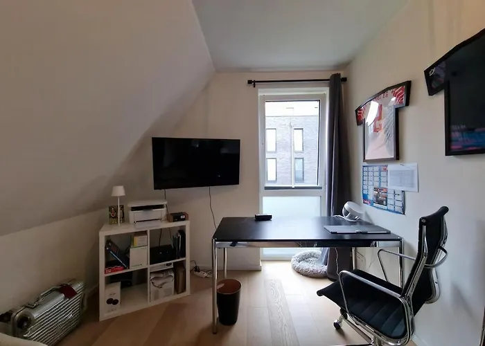 Ein Komfortables Haus Mit Grossem Wohnzimmer Hamburg