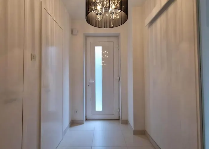 Ein Komfortables Haus Mit Grossem Wohnzimmer Apartment