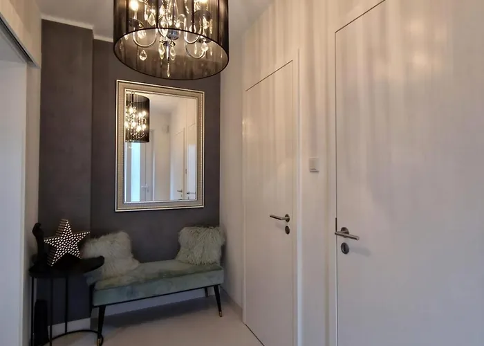 Ein Komfortables Haus Mit Grossem Wohnzimmer Apartment *